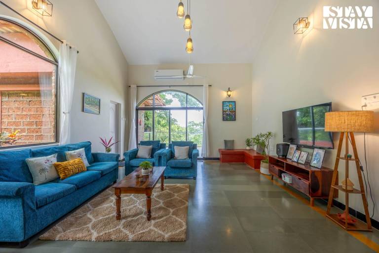 Wonderful villa with yard & pool | Suitable for remote work | Pets allowed — photo 4