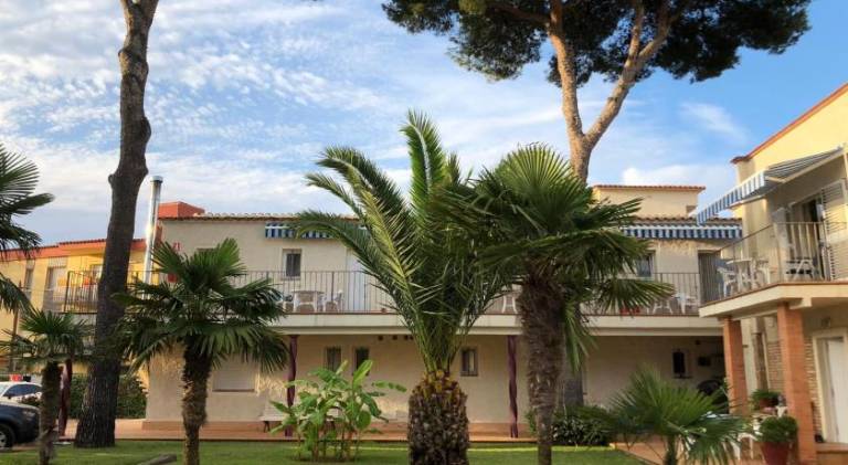 Apartment with BBQ, yard & patio in Castell-Platja d'Aro