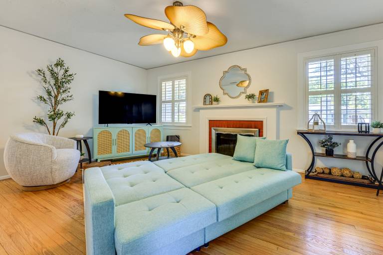 4 Mi to Dtwn Jacksonville: Chic Home w/ Porch! — photo 5