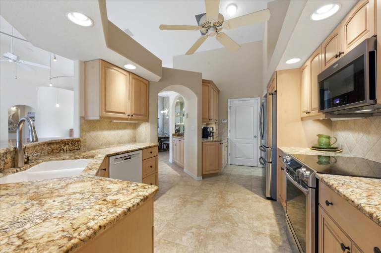 Punta Gorda Isles: An Unparalleled Waterfront Luxury Retreat — photo 3