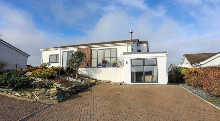 Lovely holiday apartment | Pets are welcome in Holyhead