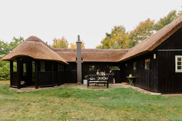 House with barbecue, yard & terrace — photo 2