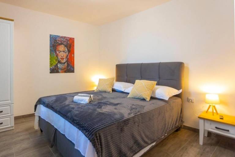 Fully equipped holiday apartment with patio | City view | Pet-friendly in Tucepi