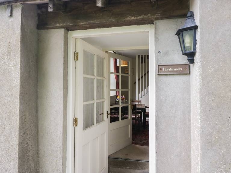 Cottage with garden — photo 5
