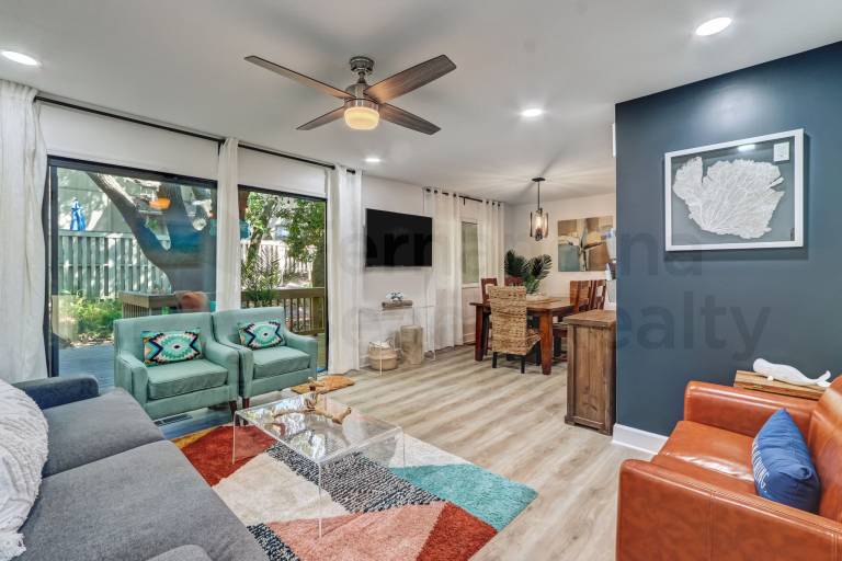 New Listing - Dog Friendly - Recently Renovated - Multi-Level Condo - Short Walk to the Beach in Fernandina Beach, FL