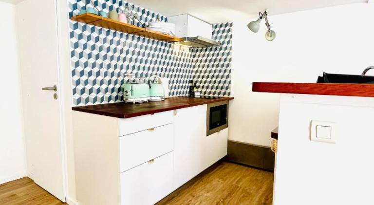Duplex-Ceiling height 1,9m-Free private parking-Self check in ! Duplex climatise-Hauteur sous plafo — photo 5