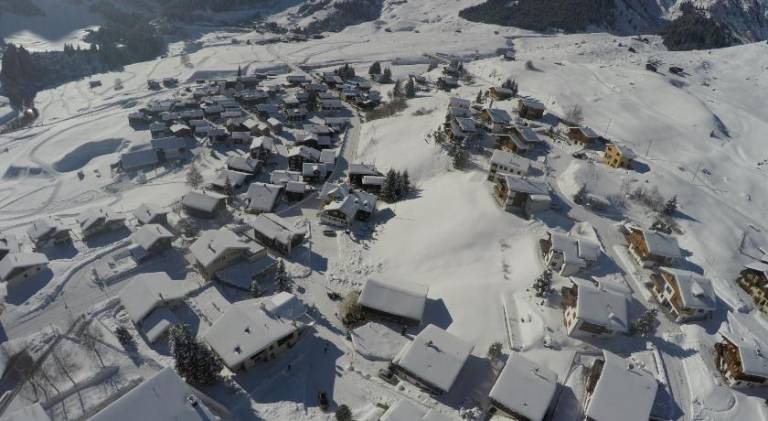 Vacation home with 5 rooms for 12 persons in Andermatt
