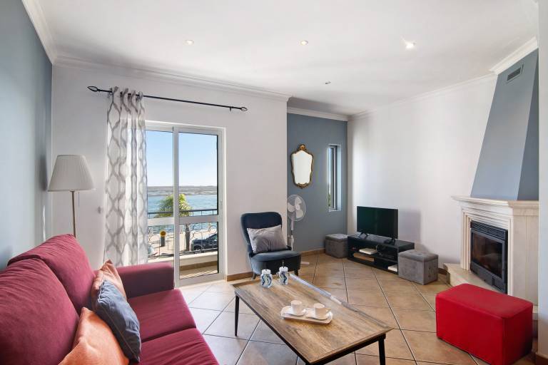 Fully equipped pleasant rental apartment with fast internet & terrace | River view | Dogs allowed — photo 4
