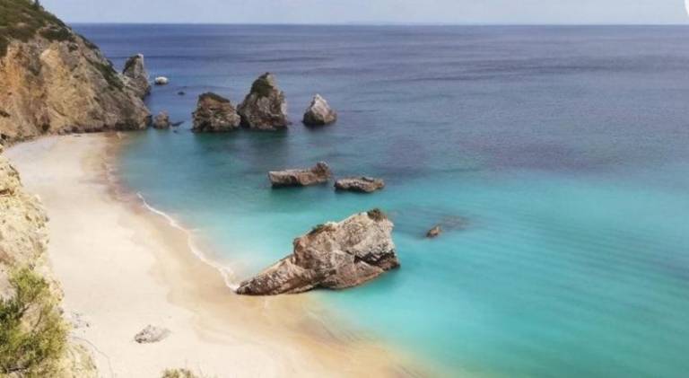 Holiday apartment with 2 rooms for 6 persons in Setubal