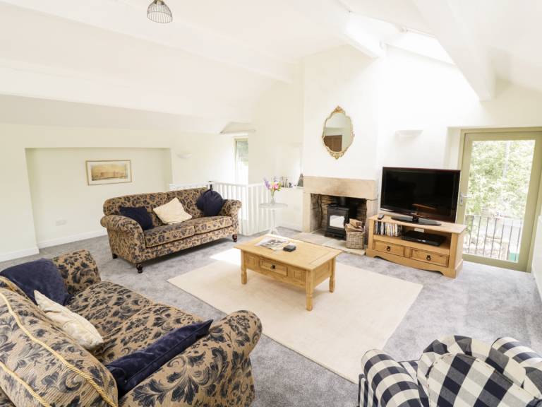 Family-friendly pleasant cottage with yard | Pets are welcome — photo 2