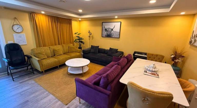 Apartment with yard & terrace — photo 3