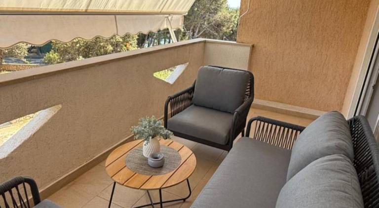 Apartment with yard, terrace & grill — photo 4