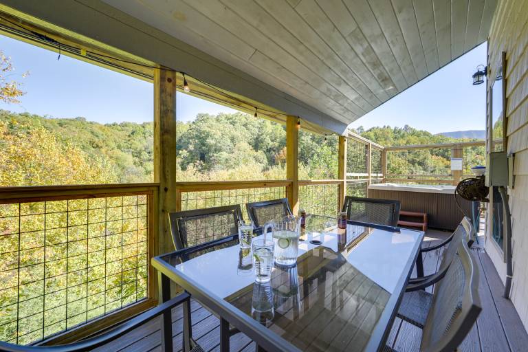 Hot Tub & Game Room! Gatlinburg Mtn-View Cabin — photo 4