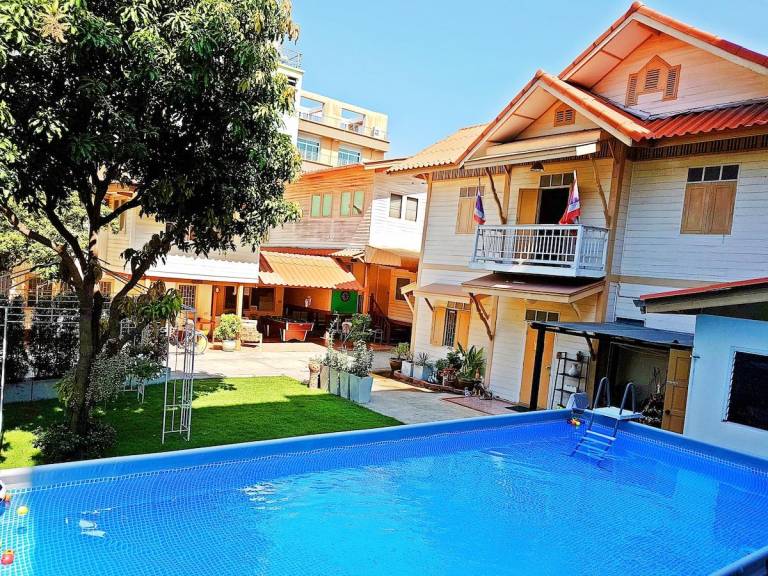 Vacation home with pool, garden & grill | Perfect for remote work | Dogs allowed in Bangkok