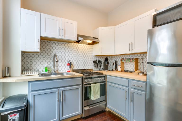 Explore & Work! Stylish Washington Heights Duplex — photo 2