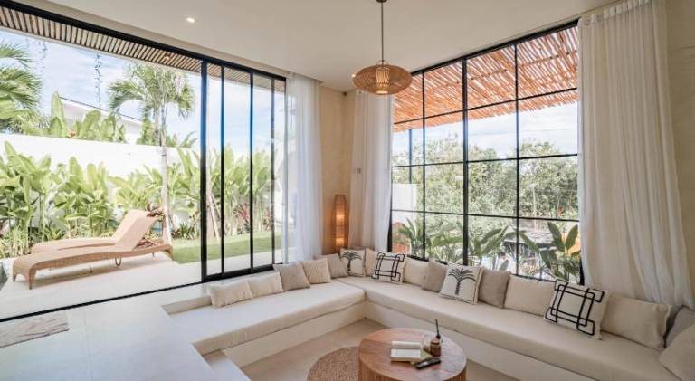 Villa with pool — photo 3
