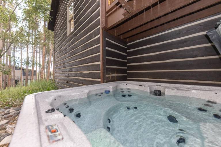 Lodge at Ski Hill: 8BR Lux Peak 8 Lodge, Theater, Hot Tub, Gym & Walk to Ski in Breckenridge, CO