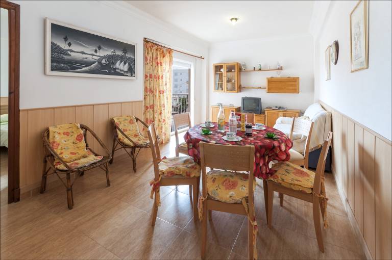 Family-friendly nice rental apartment with terrace | Next to the beach | Pets are welcome — photo 4
