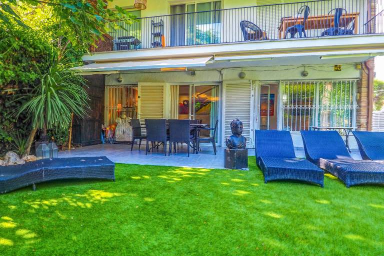 Apartment with yard & terrace | Suitable for remote work in Sitges