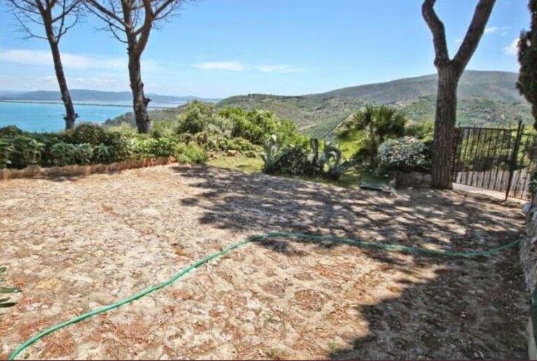 Family-oriented villa with grill & yard | Sea view | Dogs allowed — photo 3