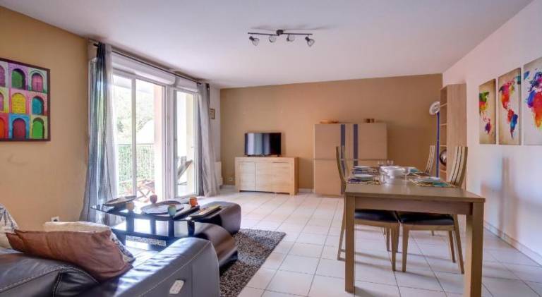 Fully equipped rental apartment with barbeque & terrace | Perfect for remote work | Pets are welcome in Toulouse