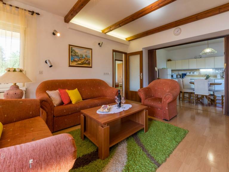 Apartment with grill & patio | Sea view — photo 4