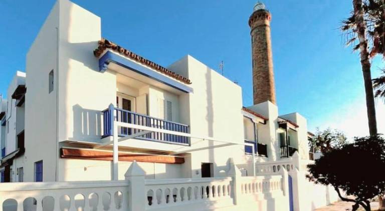 Fully equipped ample vacation home with terrace | Next to the beach | Dogs allowed — photo 3