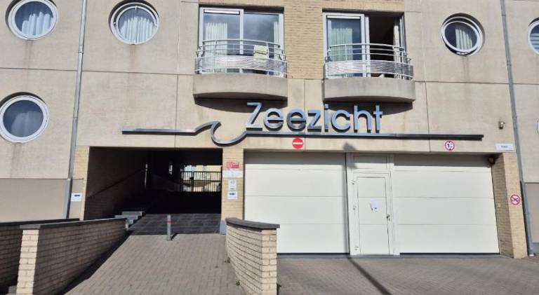 Apartment with private pool & terrace — photo 4