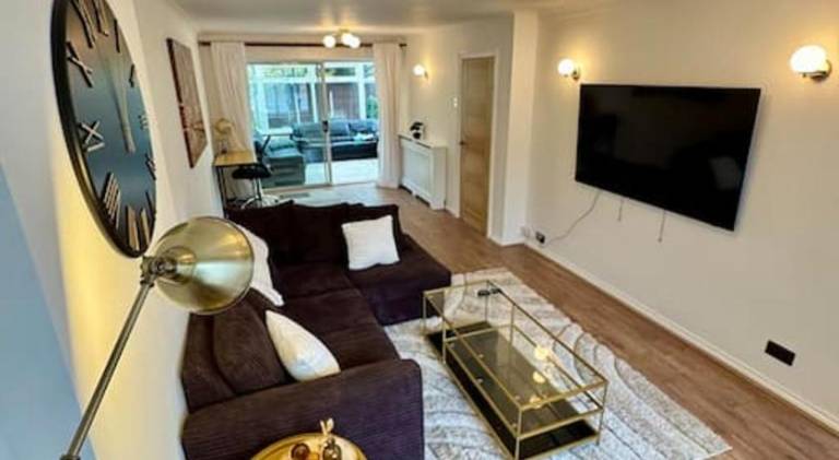 House with garden & BBQ in Birmingham