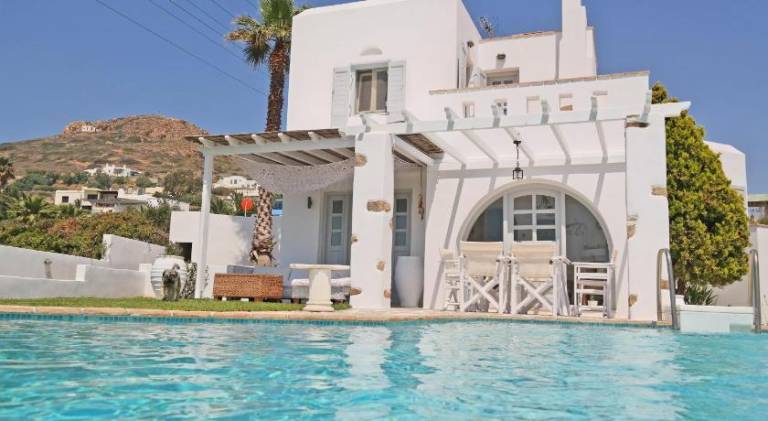 Fully equipped villa with yard, patio & BBQ | Pets allowed in Naxos