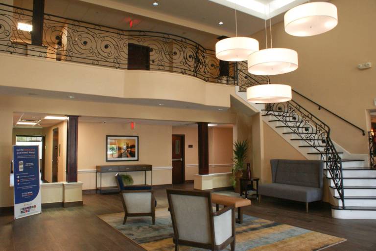 Comfort Suites Baytown I - 10 — photo 5