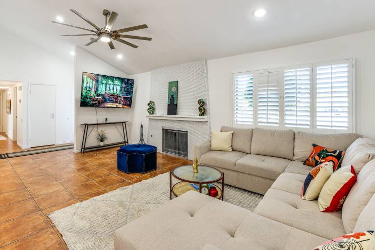 2 Mi to Downtown Palm Springs: Scenic Home w/ Yard — photo 4