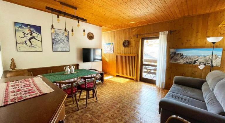 Holiday apartment with 2 rooms for 5 persons in Cavalese