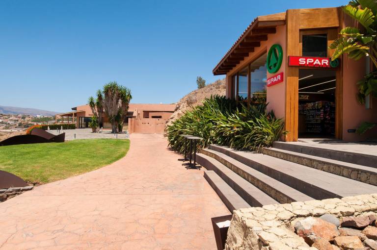 Fully equipped big villa with yard, grill & private pool | Golf view | Pets are welcome — photo 5