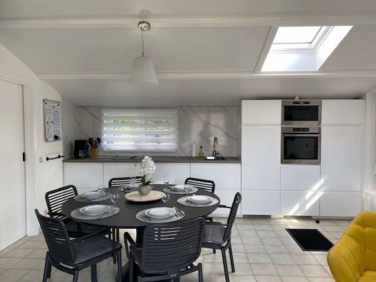 Vacation home with patio, yard & barbeque | Nature view — photo 3