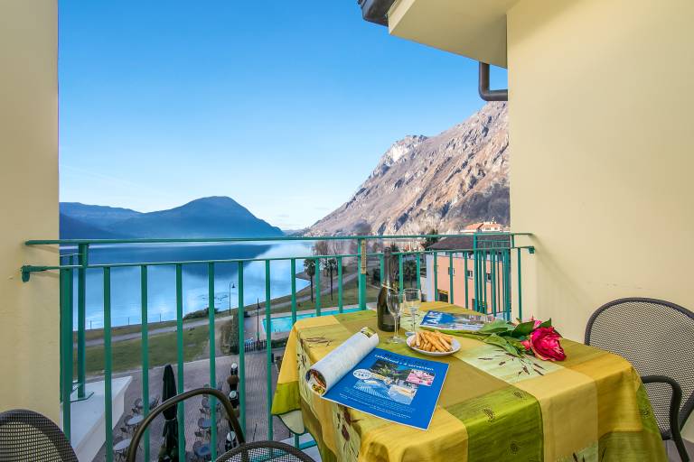 Holiday apartment with patio | Lake view in Porlezza