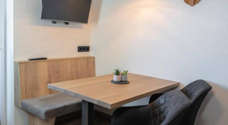 Apartment with 2 rooms for 6 persons — photo 3