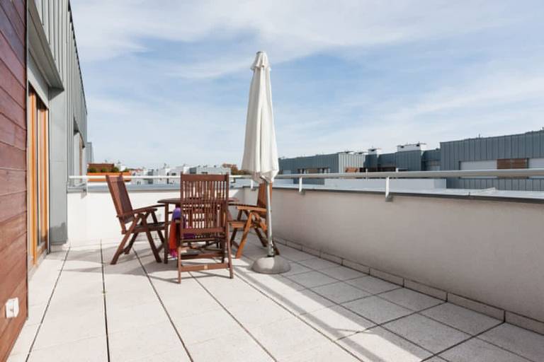 Rental apartment with yard — photo 3