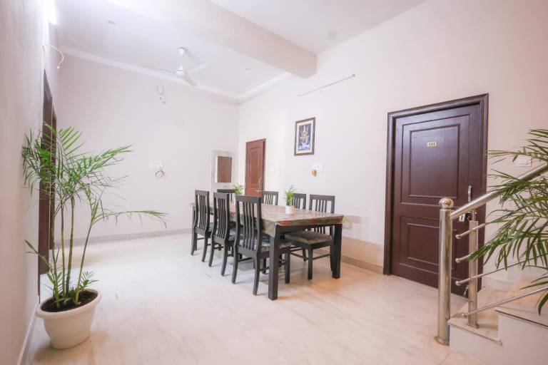 The Nivas — photo 2