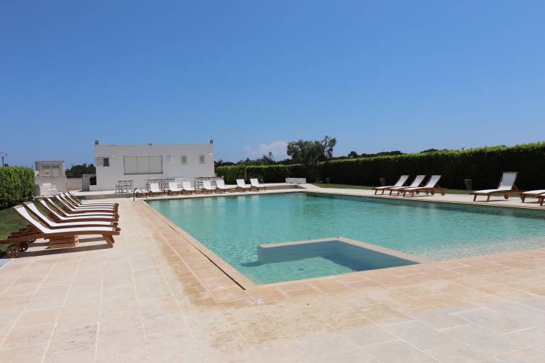 Apartment 'Casa Vacanza Primitivo di Manduria' near the beach with shared pool and Wi-Fi — photo 2