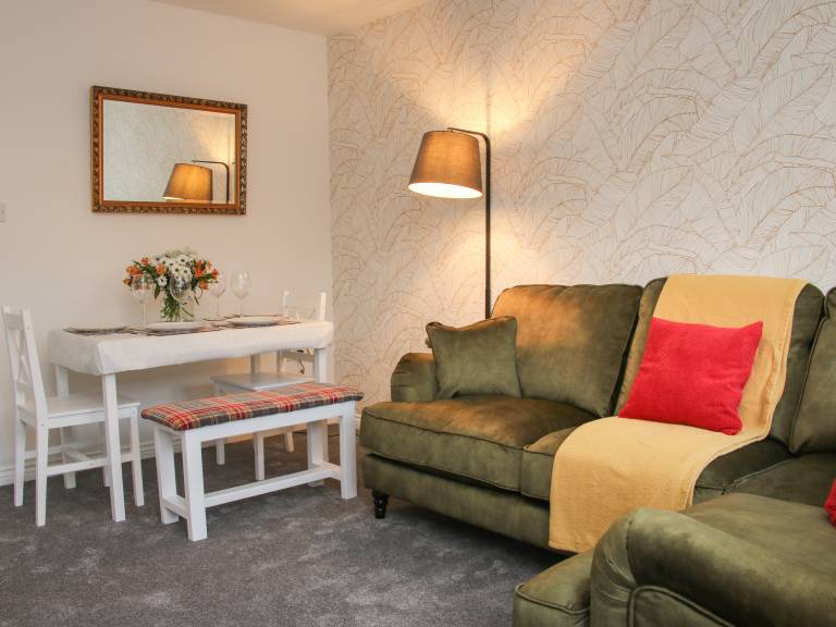 Child-friendly beautiful cottage with garden & patio | Dogs allowed — photo 2
