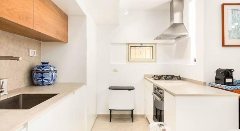 High End Renovated Duplex near Carmel Market by FeelHome — photo 2
