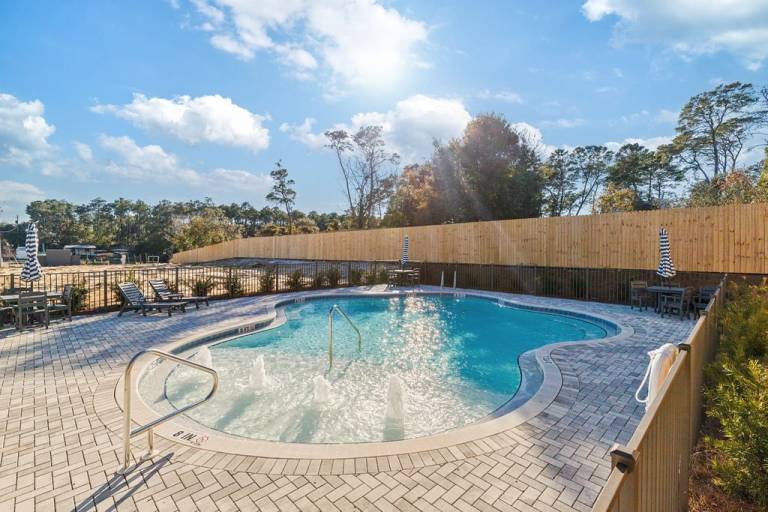 Family-friendly charming vacation home with patio, grill & pool | Dogs allowed — photo 2