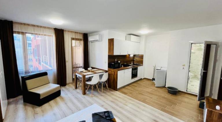 Apartment with terrace — photo 2