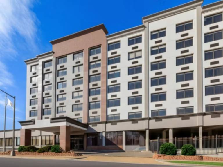 Holiday Inn Express And Suites Washington DC Noma By IHG