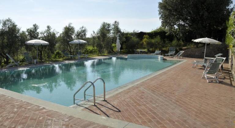 Farm with pool, BBQ & patio — photo 2