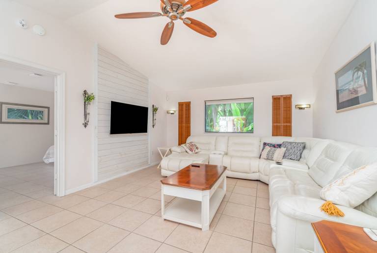 Child-friendly beautiful house with private pool & BBQ | Water view | Pets are welcome — photo 5