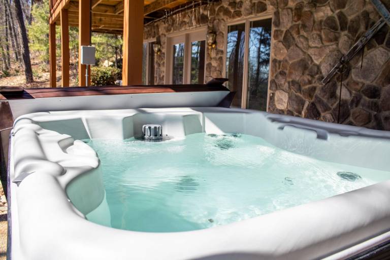 Updated Flooring, New Hot Tub, Resort Amenities! — photo 2