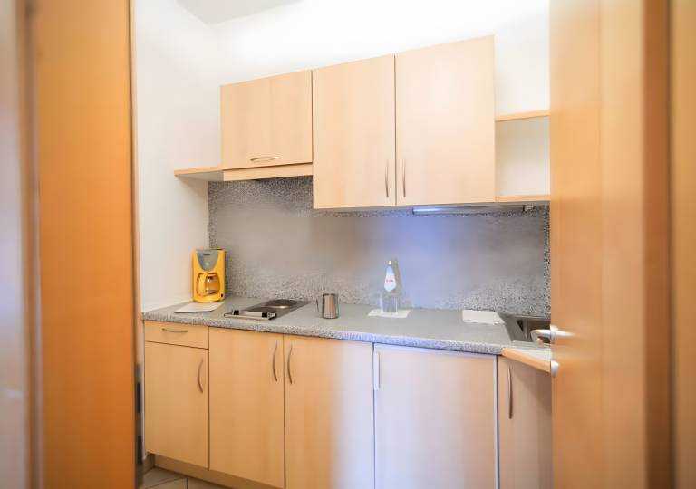 Apartment with garden, patio & heated pool | Mountain view — photo 4