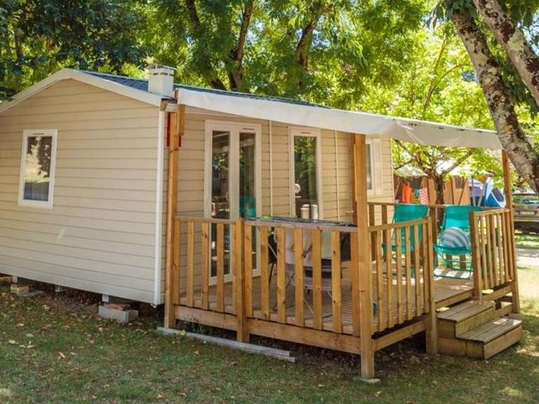 Mobile home with patio & heated pool — photo 4